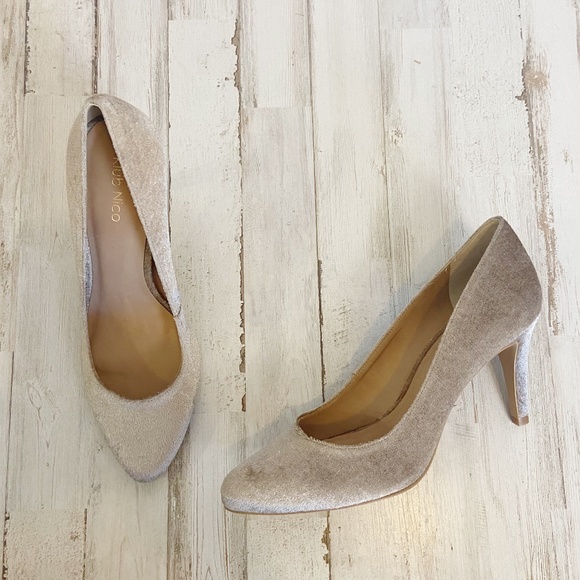 Klub Nico Shoes Klub Nico Womens Cappuccino Velvet Belanie Pump